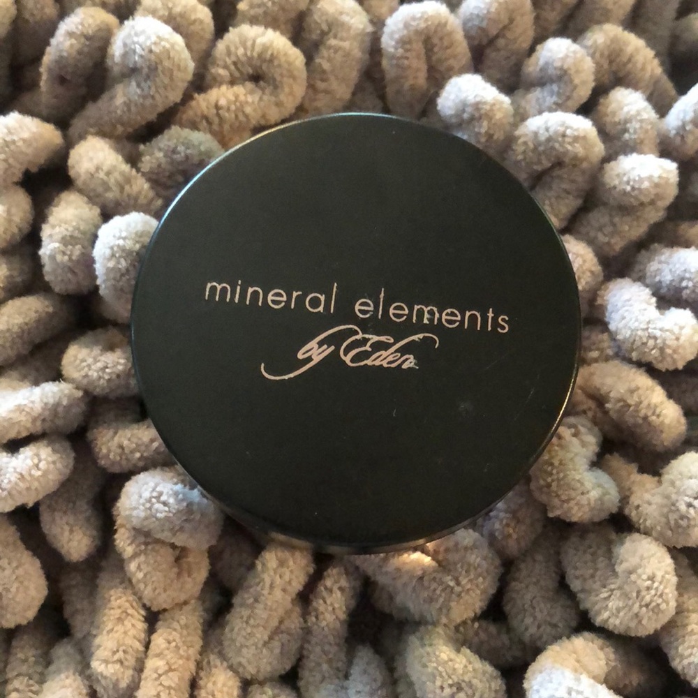 Mineral elements foundation
